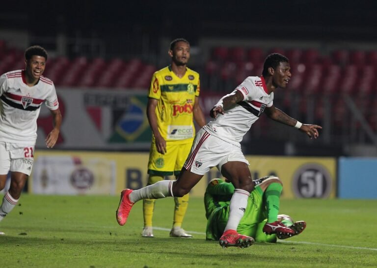 Na ausência de Arboleda, aproveitamento do São Paulo cai bruscamente