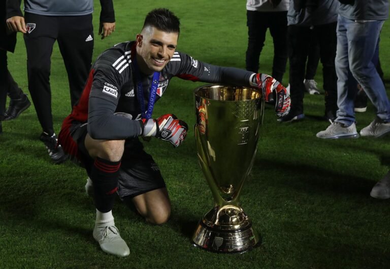Buscando alívio financeiro, São Paulo pode vender cinco jogadores; Volpi puxa a fila