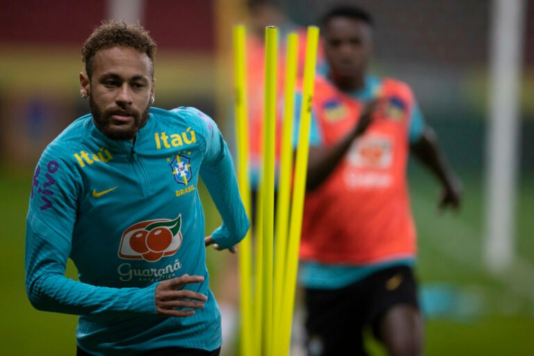 Neymar é um dos líderes do movimento contra a Copa América no Brasil