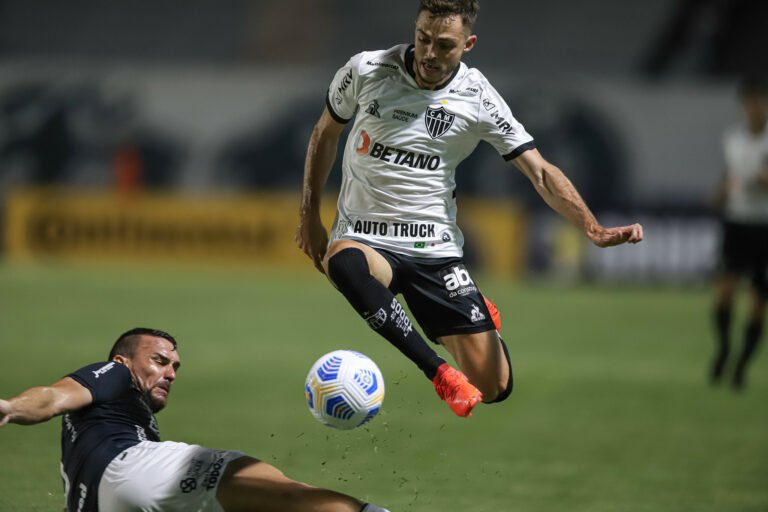 Dois jogadores do Atlético são dúvidas para o jogo de domingo