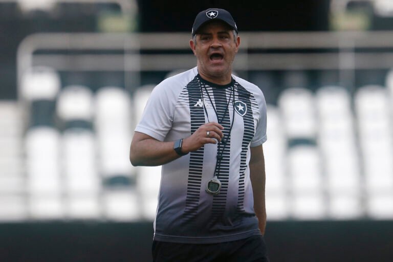 Escalação: Com reforços entre os titulares, veja como o Botafogo vai a campo contra o Coritiba