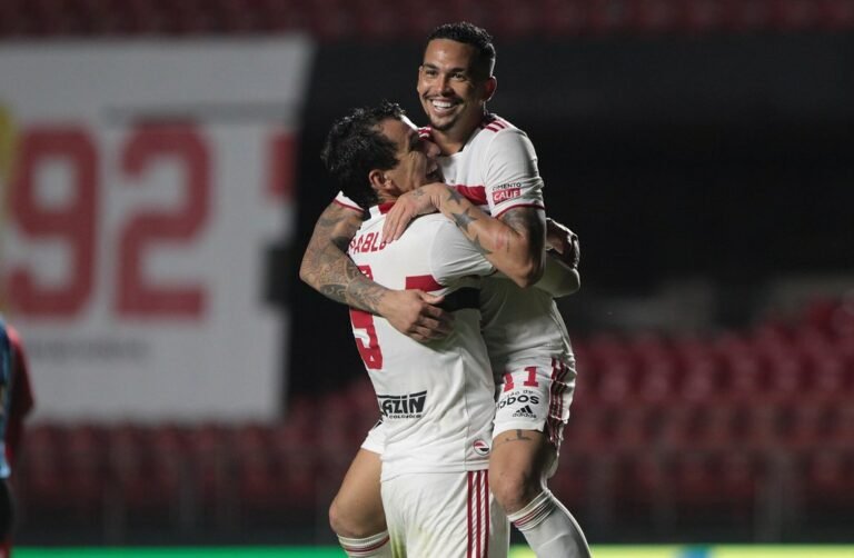 Em boa fase, Luciano volta a brigar pela artilharia do São Paulo