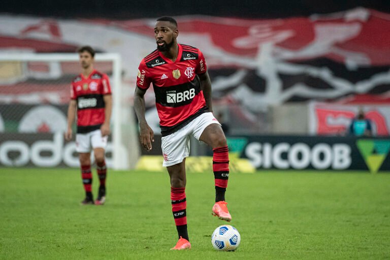 Venda de Gerson tira do Flamengo a obrigação de negociar mais jogadores