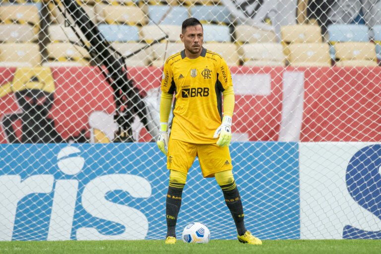 Flamengo chega a quarto jogo seguido sem sofrer gol