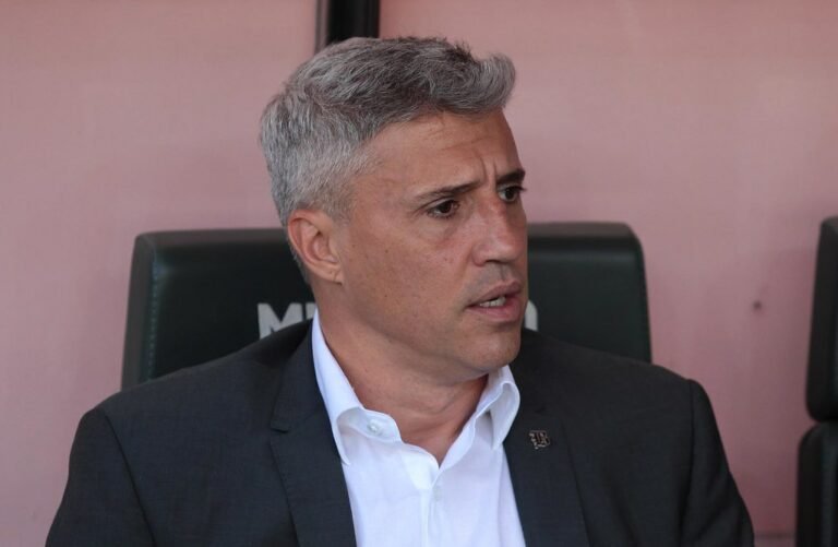 Crespo faz mistério na formação para confronto contra a Chapecoense