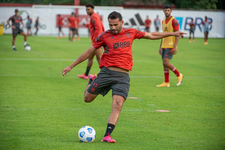 Flamengo pode ter retorno de Thiago Maia em despedida de Gerson