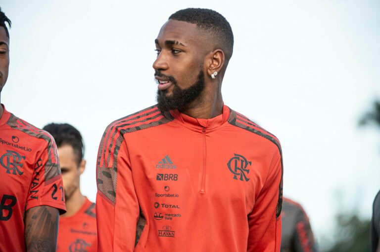 Em clima de despedida, Gerson se declara: ‘Eu te amo meu Flamengo’
