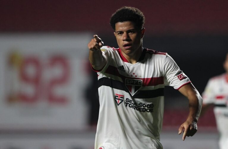 Gabriel Sara sai lesionado e preocupa para próximos jogos do São Paulo