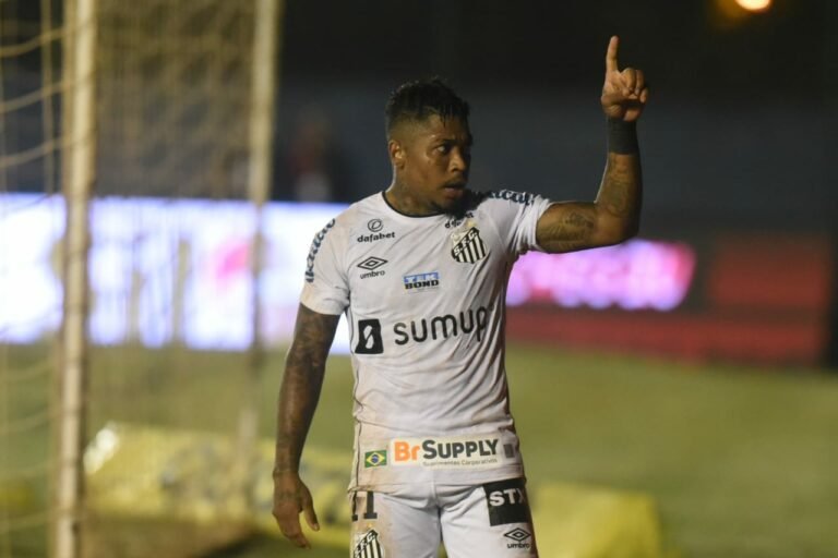 Alvo do São Paulo, Marinho é avaliado em R$ 20 milhões