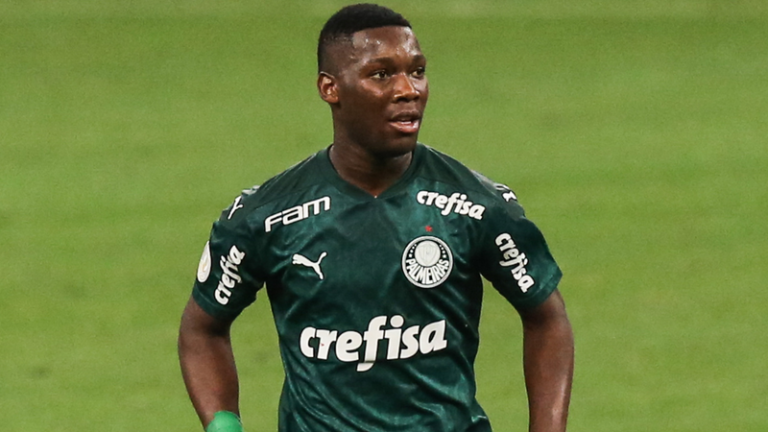 Patrick de Paula é afastado após ser flagrado em festa