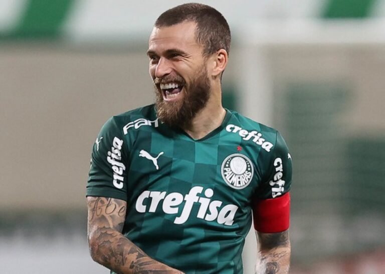 Torcida do Palmeiras cria site com contagem regressiva para saída de Lucas Lima