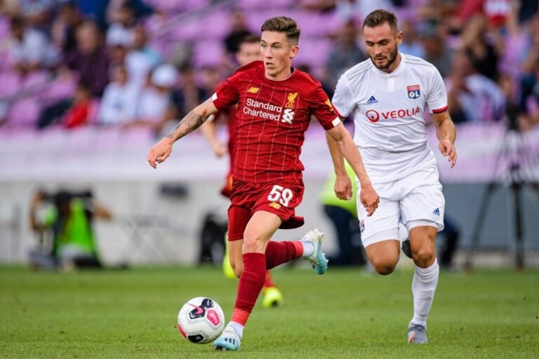 Benfica mostra interesse em jogador do Liverpool