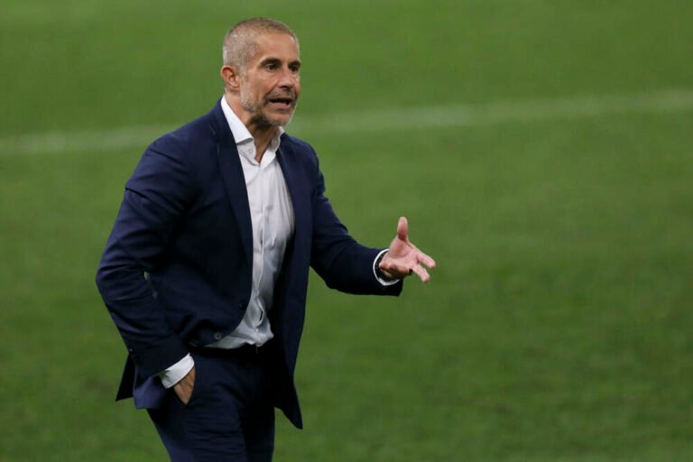 Corinthians x América-MG: Sylvinho define escalação neste sábado
