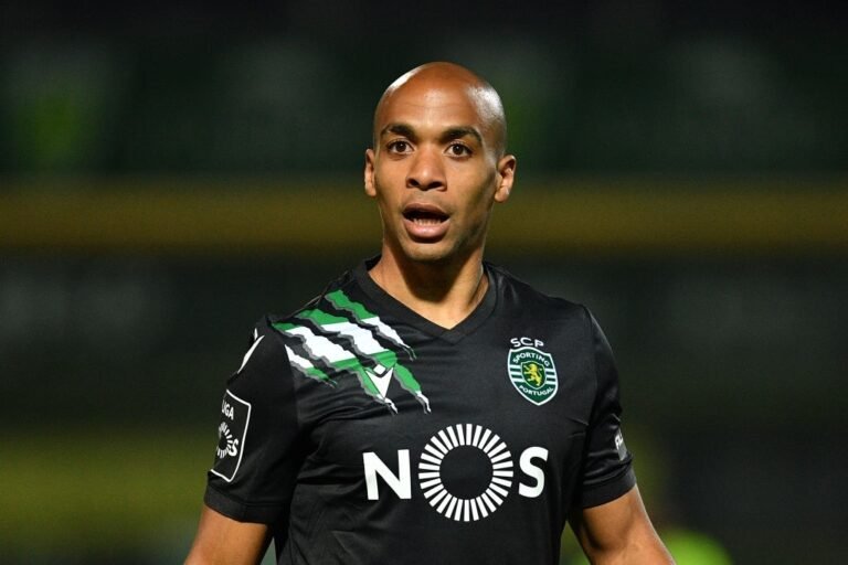 Sporting está mais perto de contratar João Mário em definitivo