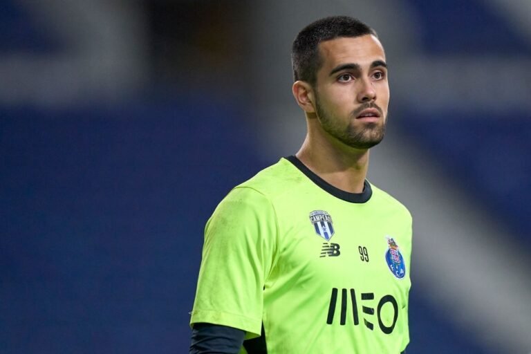 FC Porto vai renovar contrato com Diogo Costa