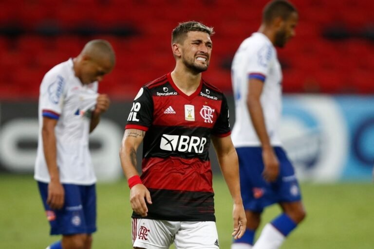 Arrascaeta testa positivo para Covid-19 e desfalca Seleção Uruguaia