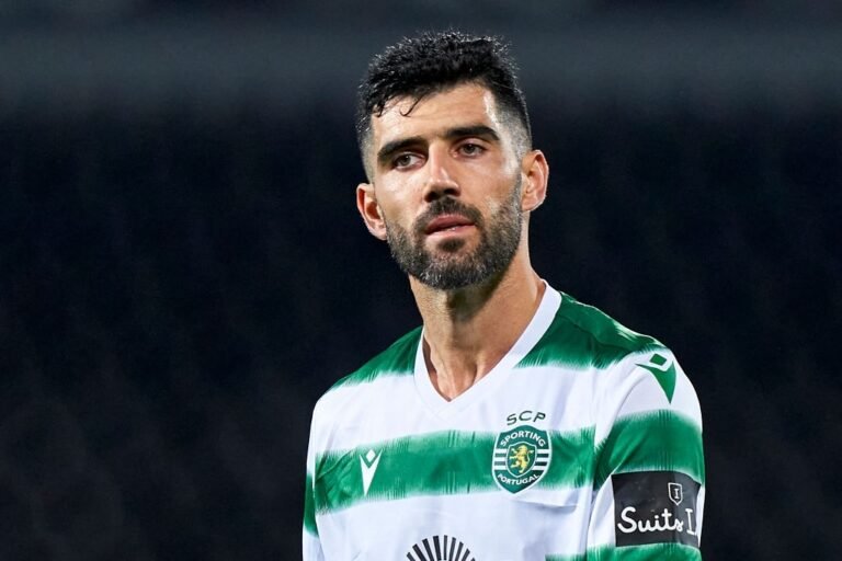 Sporting discute o futuro de Luís Neto
