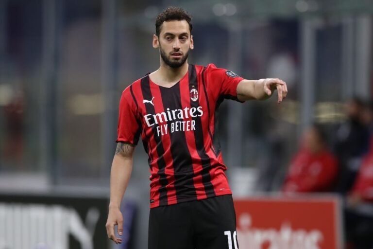 Barcelona prepara o ‘plano B’ para caso não consiga contratar Wijnaldum