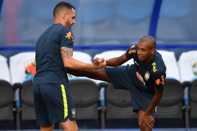 Flamengo analisa nomes de Renato Augusto e Fernandinho para o lugar de Gerson