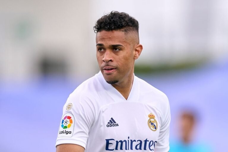 Real Madrid recebe proposta por Mariano Díaz; Ancelotti pede sua permanência