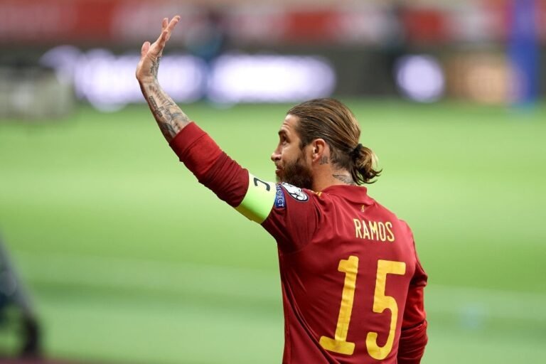 Sevilla prepara oferta de cinco anos para repatriar Sergio Ramos