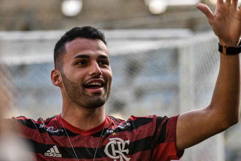 Thiago Maia é o único jogador do Flamengo que ainda não contraiu o novo coronavírus