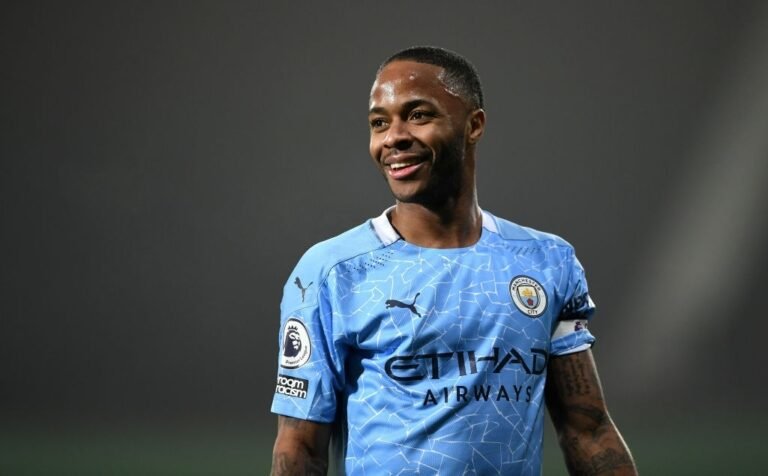 Arsenal e Tottenham brigam pela contratação de Sterling