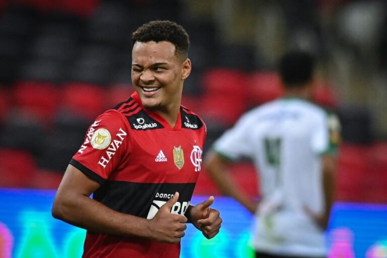 Destaque do Flamengo, Rodrigo Muniz recebe novas sondagens do futebol europeu