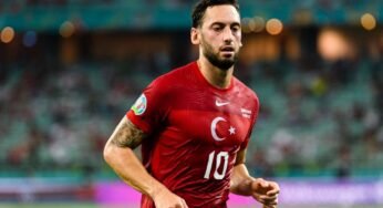 Hakan Çalhanoglu assina com a Inter de Milão até 2024