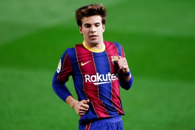 Riqui Puig entra na mira de clube da La Liga