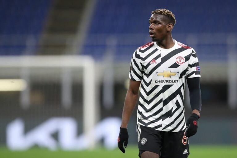 Manchester United negocia extensão de contrato de Pogba