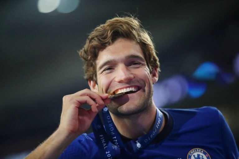 Barcelona faz sondagem por Marcos Alonso, do Chelsea