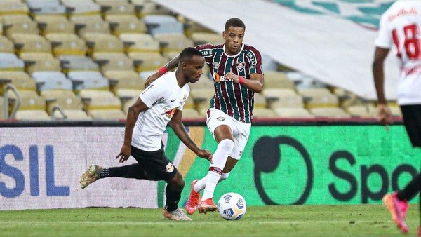 Roger Machado elogia evolução tática de Caio Paulista no Fluminense