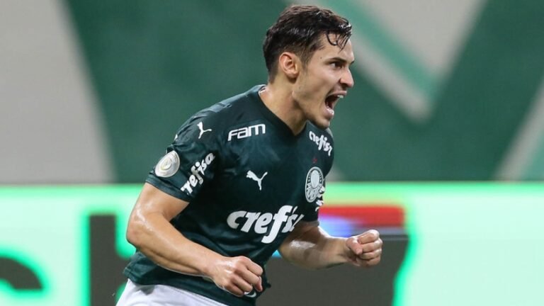 Palmeiras encaminha renovação de Raphael Veiga