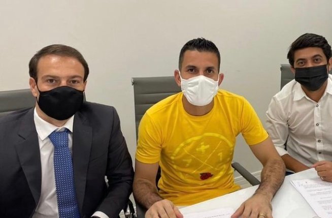 Marcos Felipe renova seu contrato com o Flu até o fim de 2023