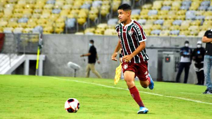 Clube português tem interesse em contratação de Miguel, do Fluminense