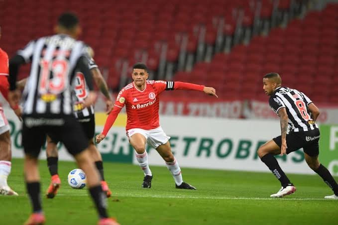 Taison tem lesão confirmada e desfalca o Internacional