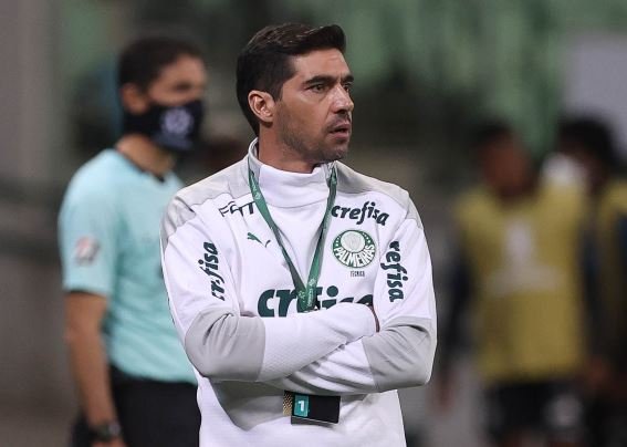 Após eliminação precoce na Copa do Brasil, Abel Ferreira fala em “desilusão” e admite clima de pressão