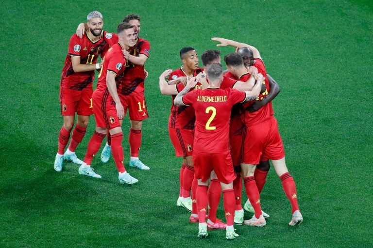 Com show de Lukaku, Bélgica começa Euro com vitória contra a Rússia