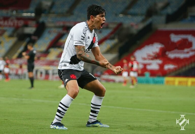 Germán Cano se torna o 10º maior artilheiro do Vasco no século