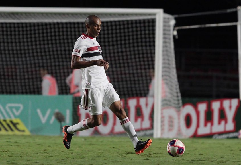 Miranda é substituído com dores e vira preocupação para o São Paulo