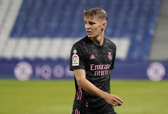 Martin Odegaard confirma permanência no Real Madrid