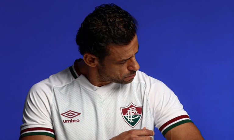 Fluminense terá números e braçadeira de capitão nas cores LGBT, contra o Corinthians