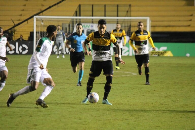 Dudu comemora passagem de fase na Copa do Brasil com o Criciúma: ‘Essa classificação é muito importante’