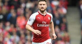 Barcelona pensa na contratação de Mustafi, que estava no Arsenal