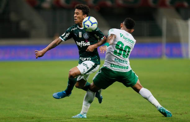 Palmeiras enfrenta Chapecoense em meio a desfalques