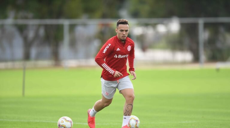 Peglow se despede do Beira-Rio em lágrimas após derrota