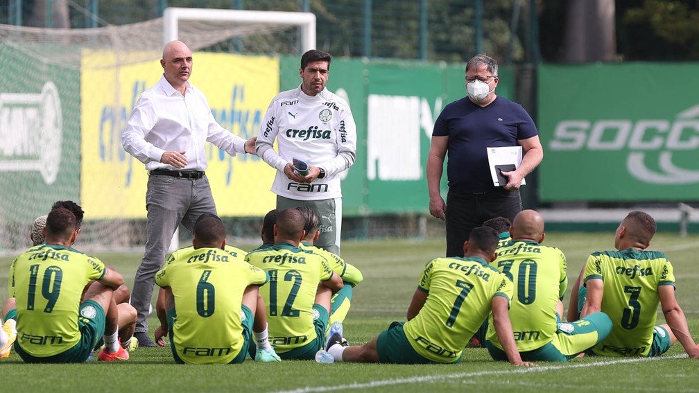 Sem rusgas: Abel Ferreira e diretoria convergem em discurso no Palmeiras