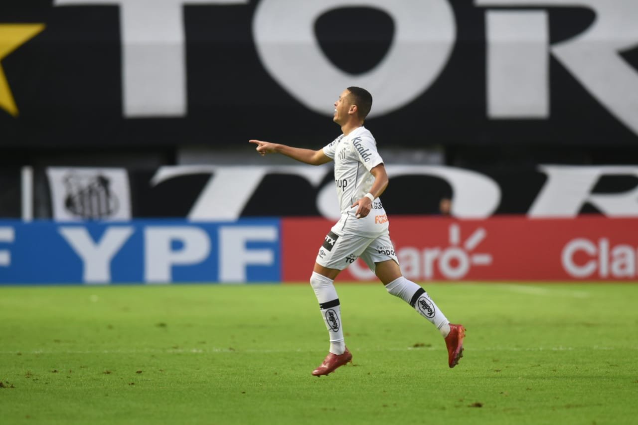 Marcos Guilherme é cauteloso com adversário da Copa do Brasil e rasga elogios a Sánchez: “Um cara que decide em campo”