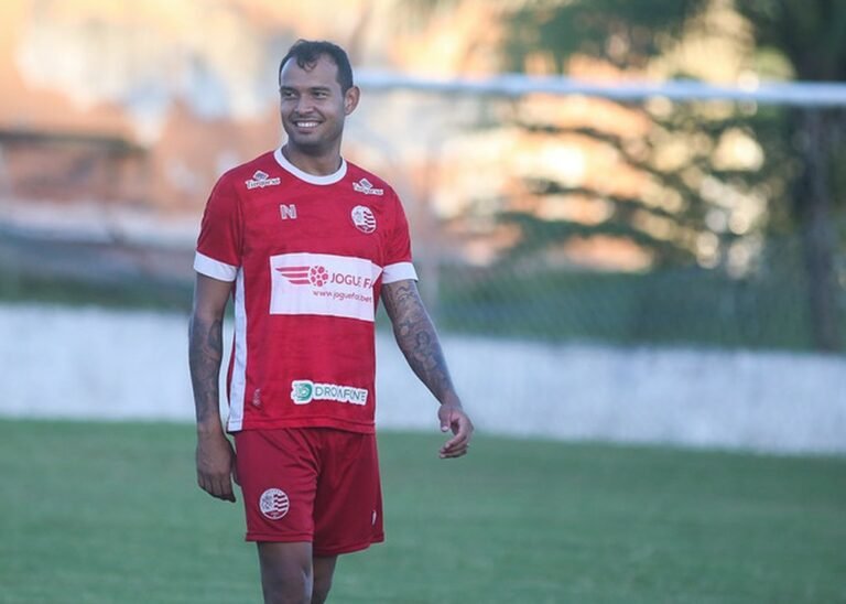 Náutico pode ter reforço contra Remo, segundo técnico
